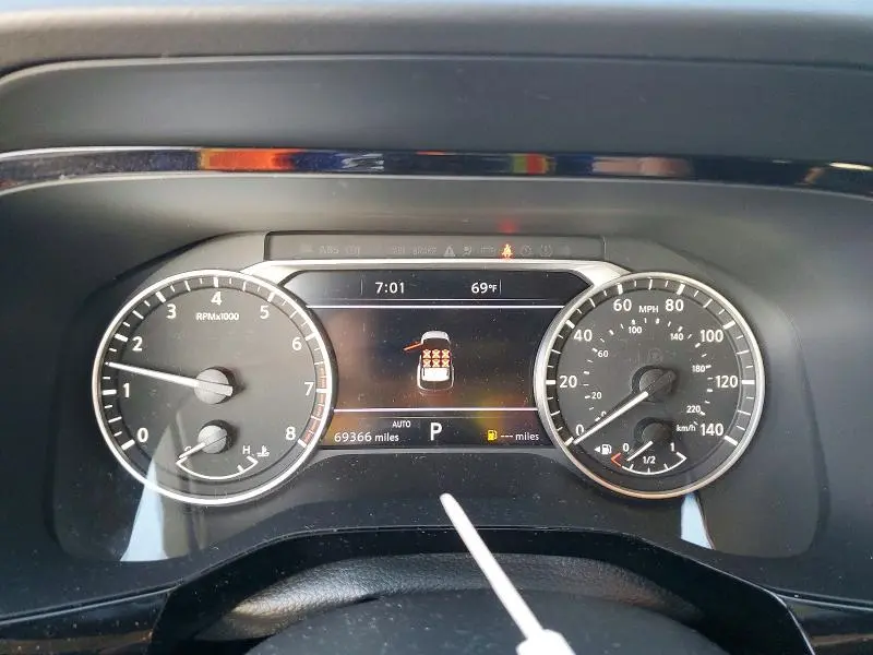 2023 NISSAN PATHFINDER SL  