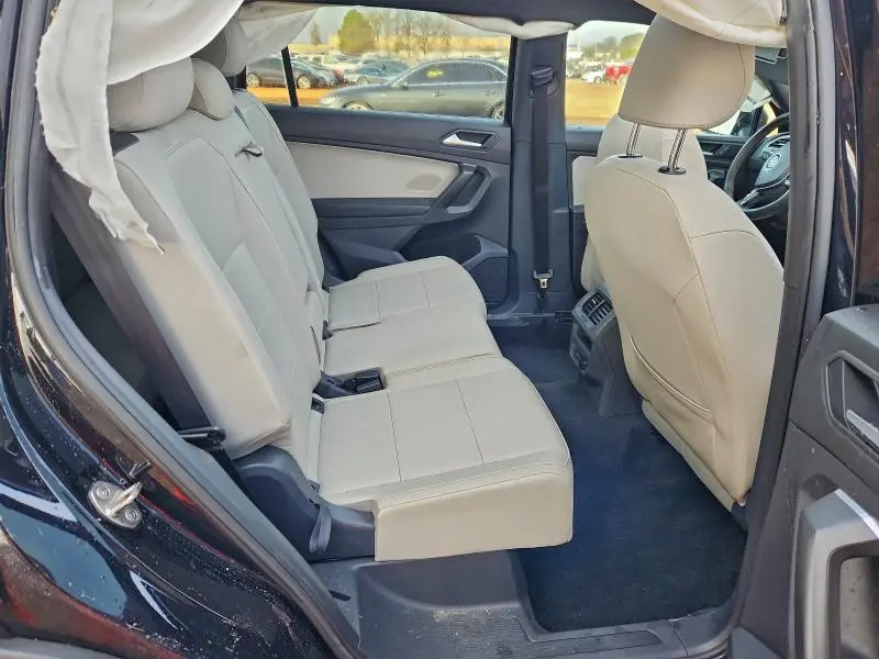 2021 VOLKSWAGEN TIGUAN SE  