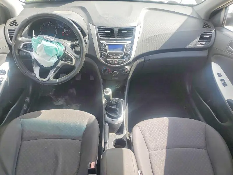 2013 HYUNDAI ACCENT SE  
