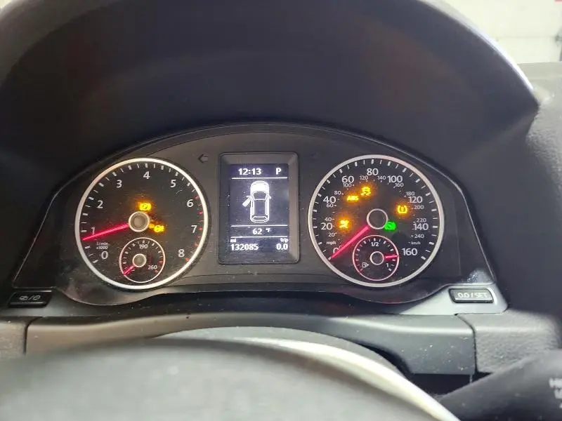 2016 VOLKSWAGEN TIGUAN   