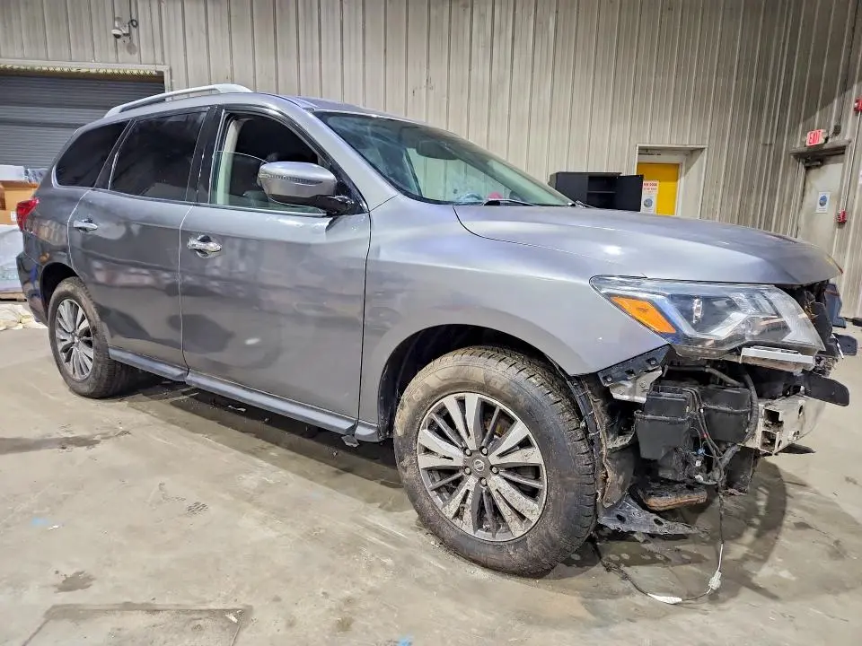 2017 NISSAN PATHFINDER SV  