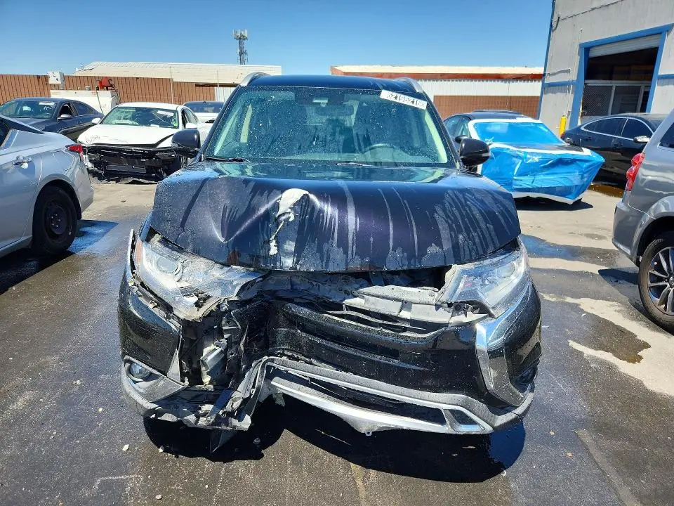 2020 MITSUBISHI OUTLANDER SE  