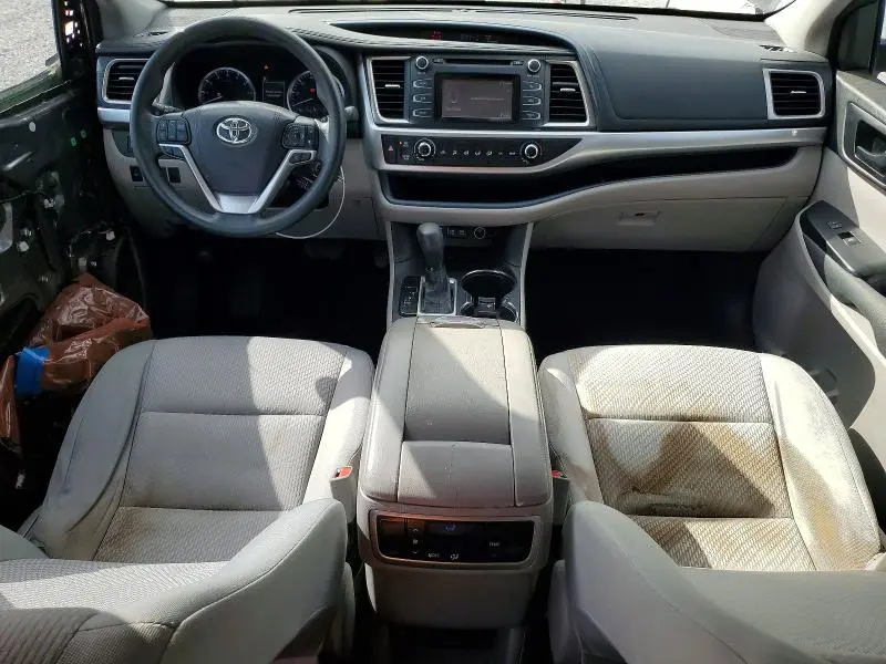 2017 TOYOTA HIGHLANDER LE  