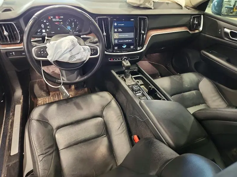 2021 VOLVO S60 T5 MOMENTUM  
