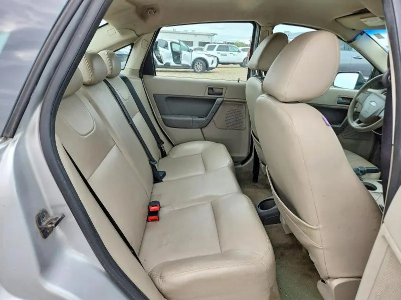 2010 FORD FOCUS SE  