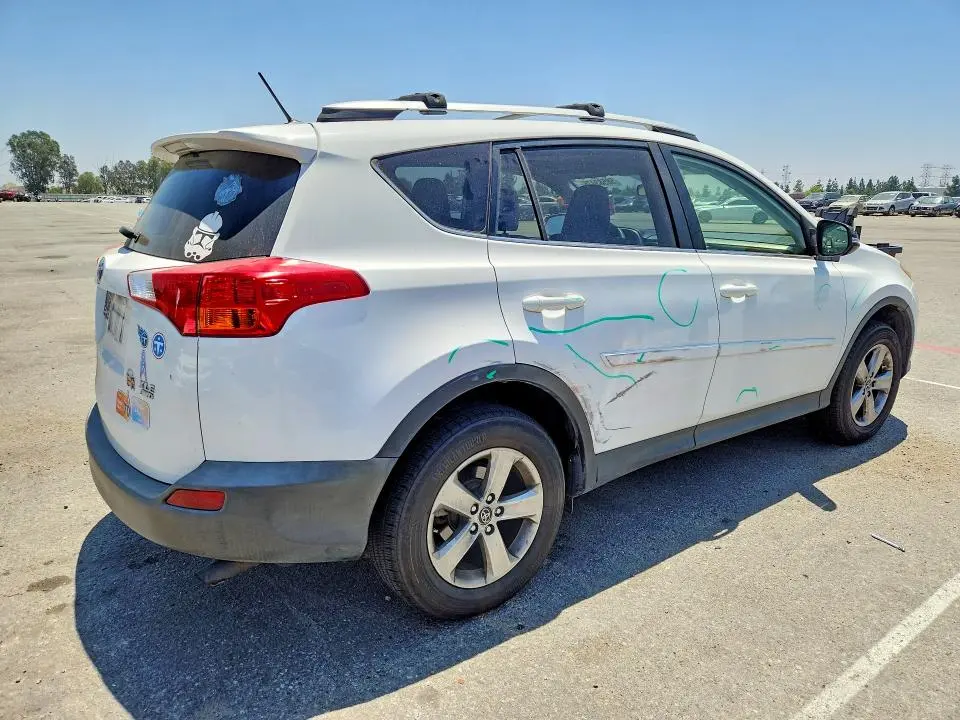 2015 TOYOTA RAV4 XLE  