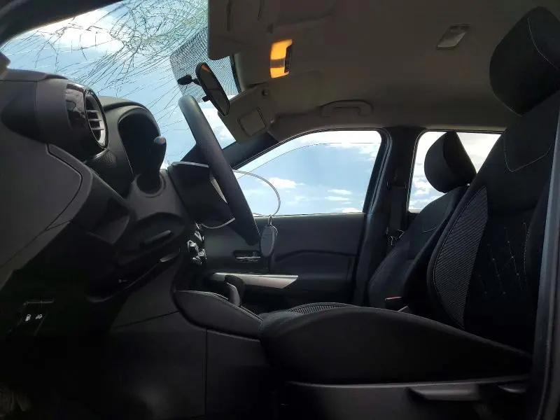 2019 NISSAN KICKS S  