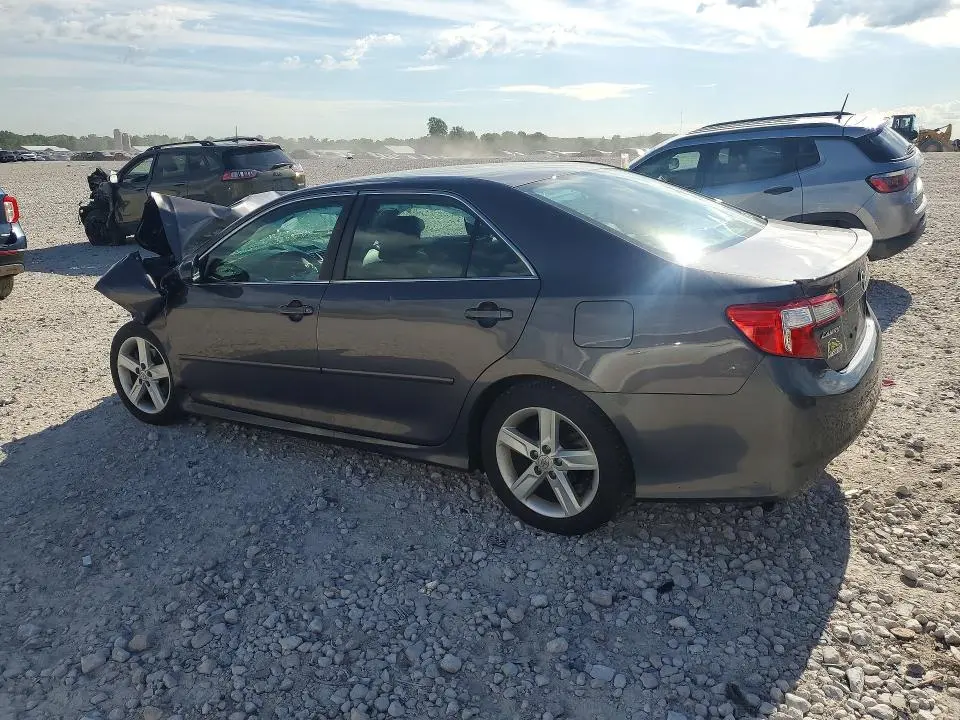 2013 TOYOTA CAMRY SE  