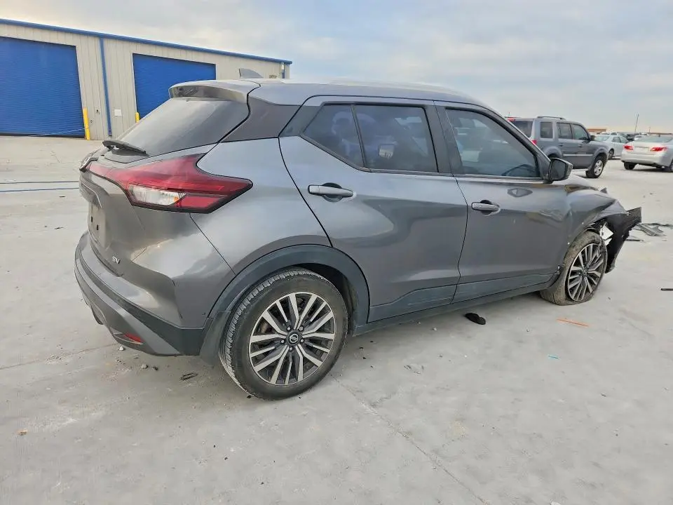 2021 NISSAN KICKS SV  