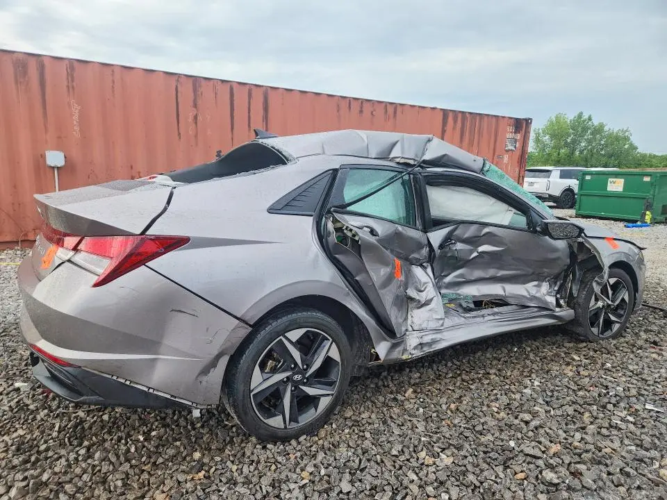 2023 HYUNDAI ELANTRA SEL  