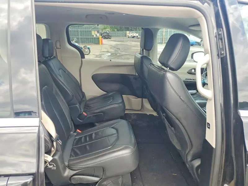 2017 CHRYSLER PACIFICA TOURING L  