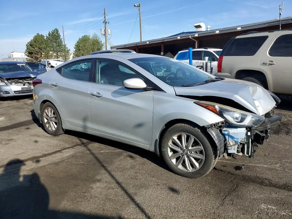 2015 HYUNDAI ELANTRA SE  