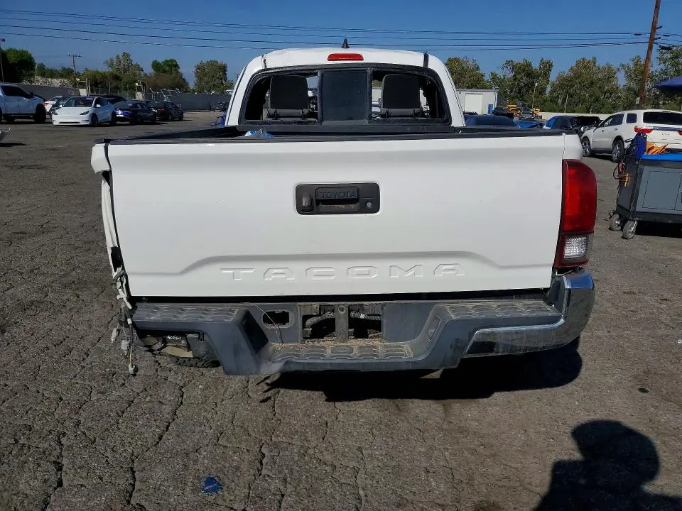 2019 TOYOTA TACOMA SR5  