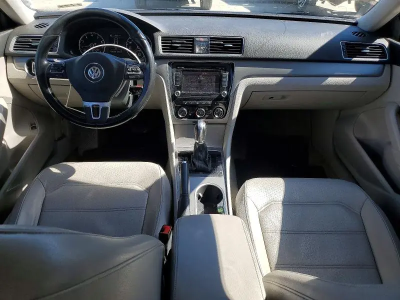 2014 VOLKSWAGEN PASSAT SE  
