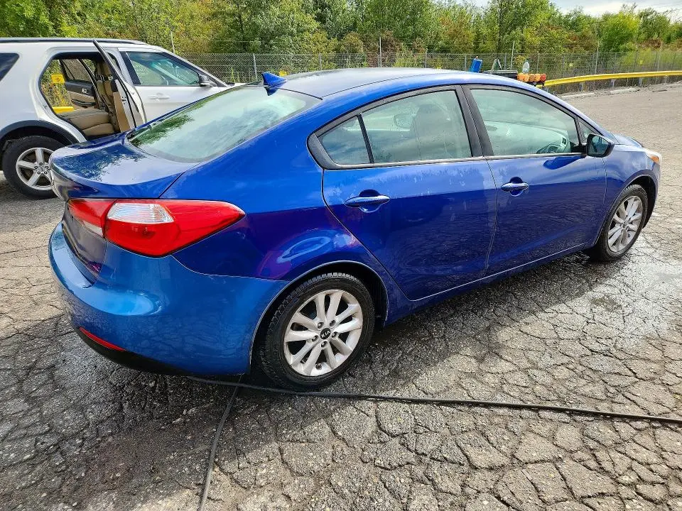 2017 KIA FORTE LX  