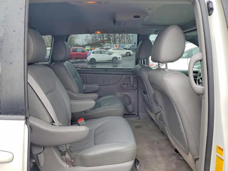 2010 TOYOTA SIENNA XLE  