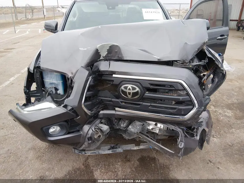 2019 TOYOTA TACOMA SR5 V6