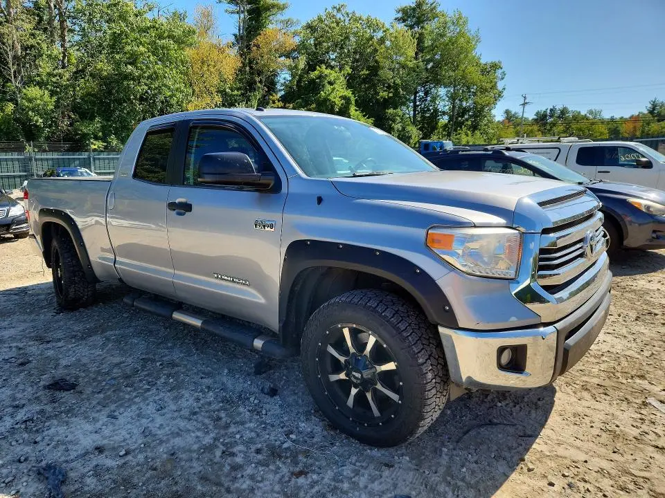 2017 TOYOTA TUNDRA SR5  