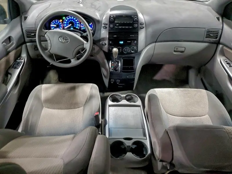 2010 TOYOTA SIENNA CE  
