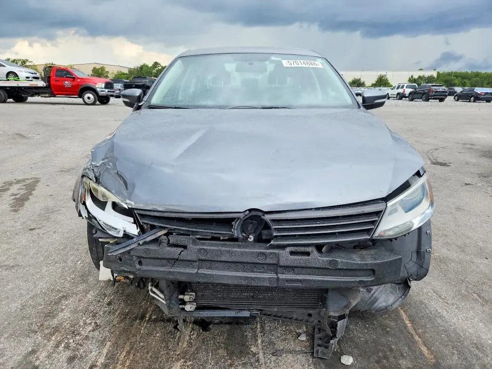 2012 VOLKSWAGEN JETTA SE  