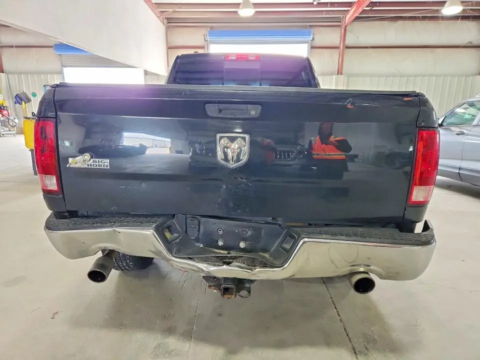 2016 RAM 1500 SLT  