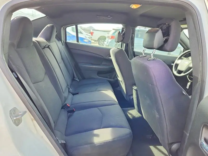 2013 CHRYSLER 200 LX  