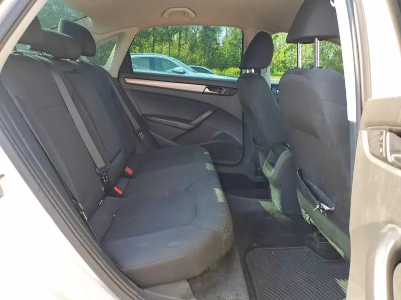 2015 VOLKSWAGEN PASSAT S  