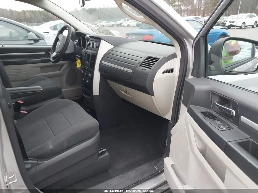 2010 DODGE GRAND CARAVAN SE