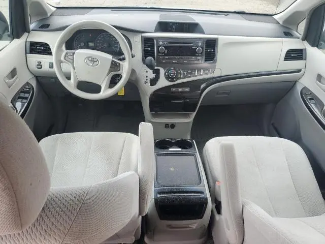 2013 TOYOTA SIENNA LE  