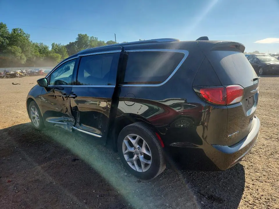 2017 CHRYSLER PACIFICA TOURING L PLUS  