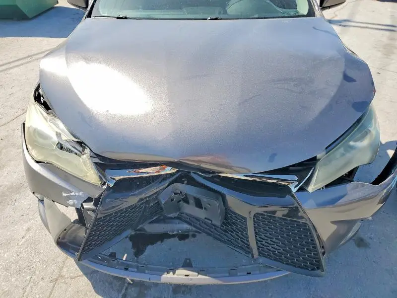 2017 TOYOTA CAMRY SE  
