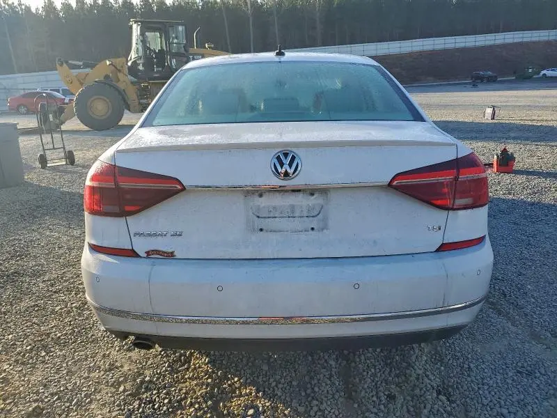 2017 VOLKSWAGEN PASSAT SE  