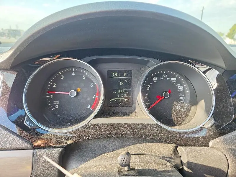 2016 VOLKSWAGEN JETTA SPORT  