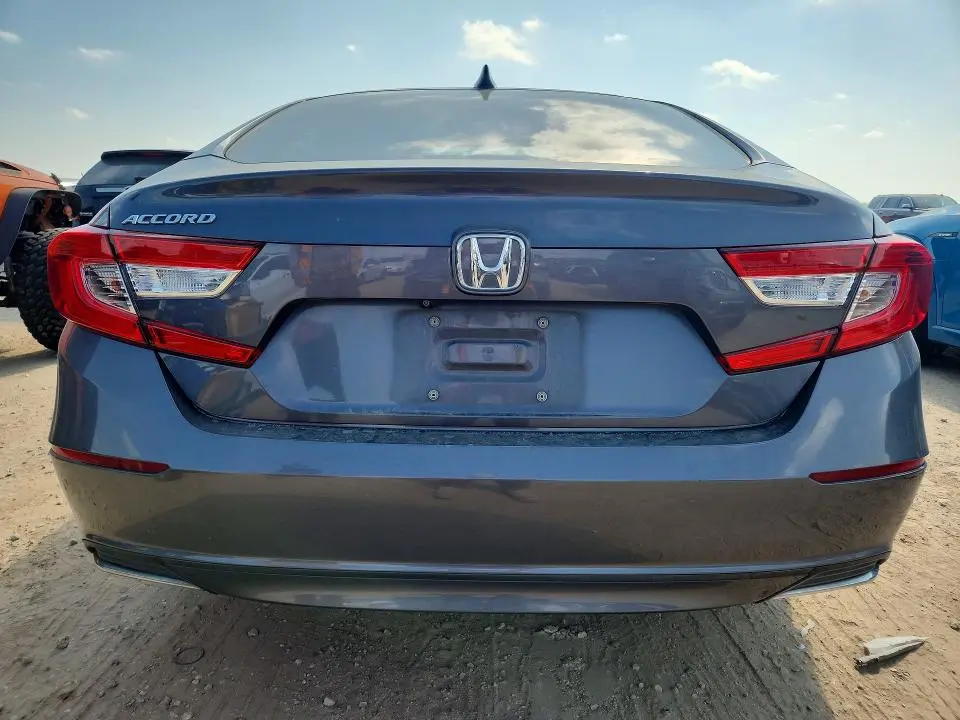 2018 HONDA ACCORD LX  