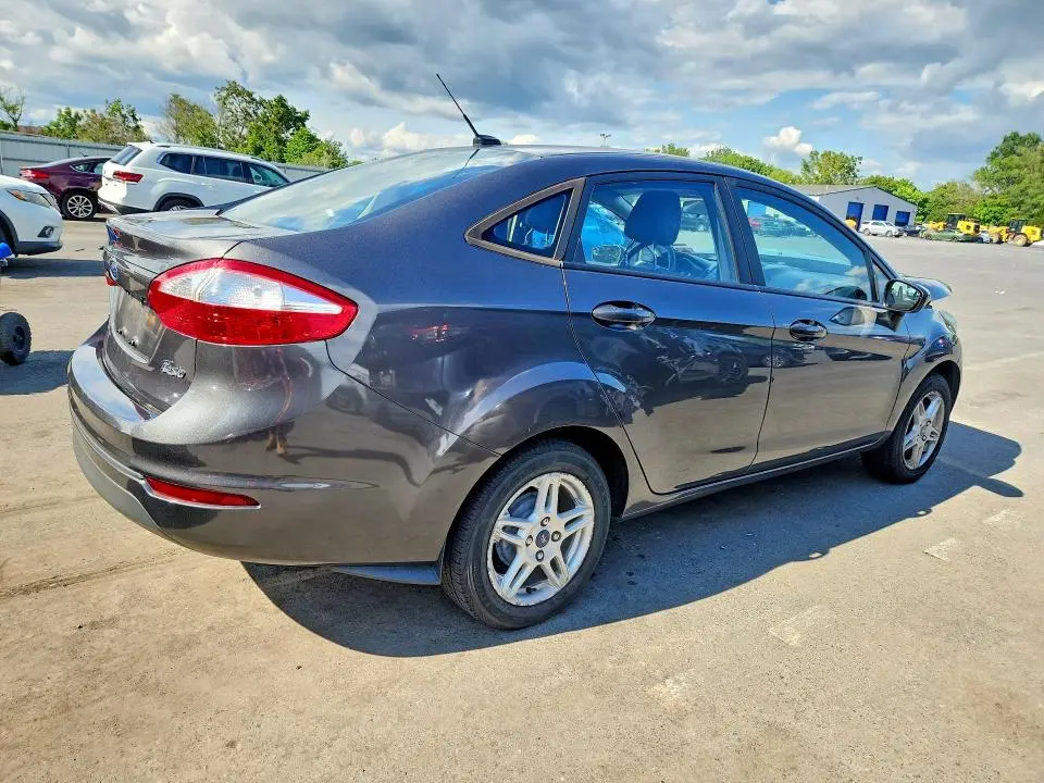 2018 FORD FIESTA SE  