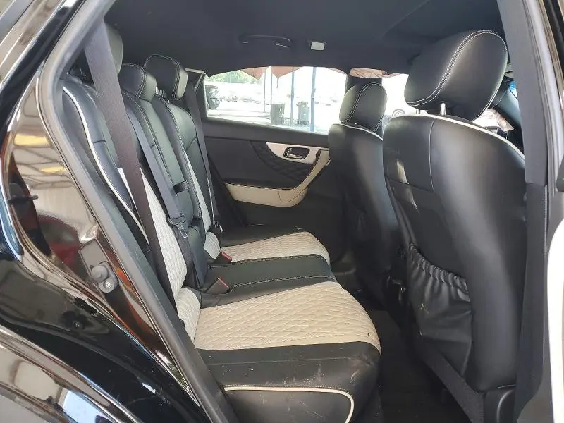 2017 INFINITI QX70 BASE  