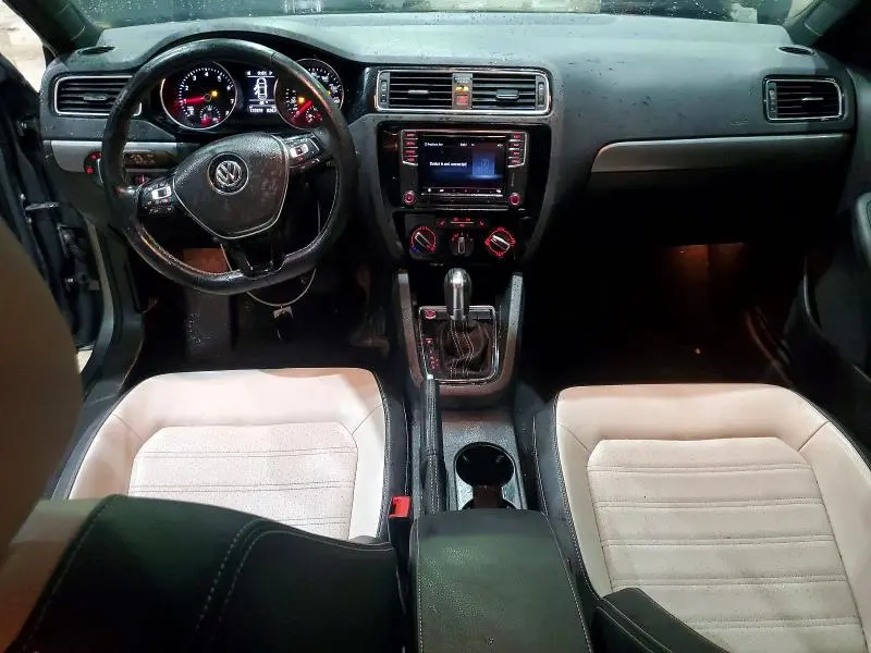 2017 VOLKSWAGEN JETTA SPORT  