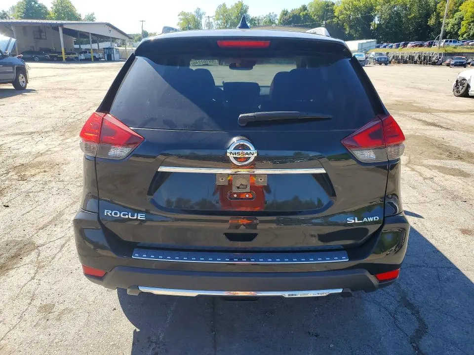 2017 NISSAN ROGUE SL  