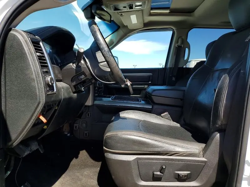 2015 RAM 1500 SPORT  