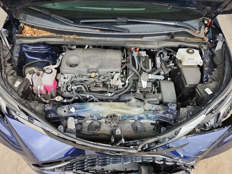 2021 TOYOTA SIENNA XSE  