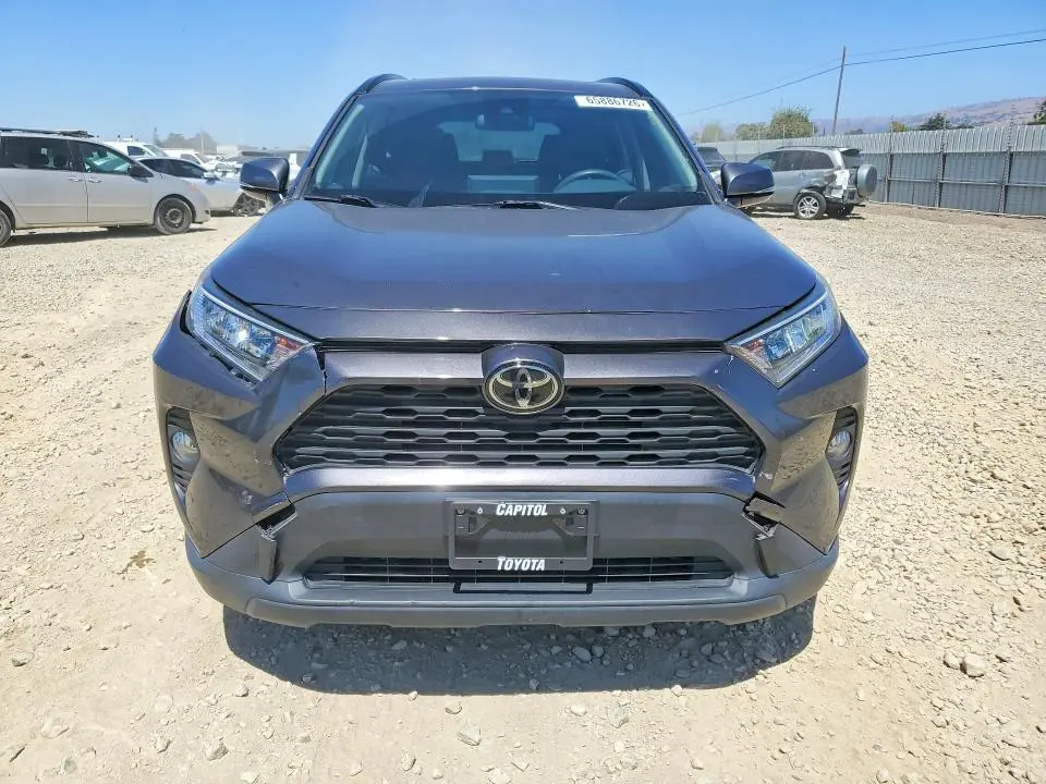 2019 TOYOTA RAV4 XLE  