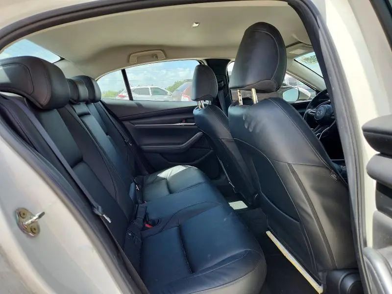 2021 MAZDA 3 SELECT  
