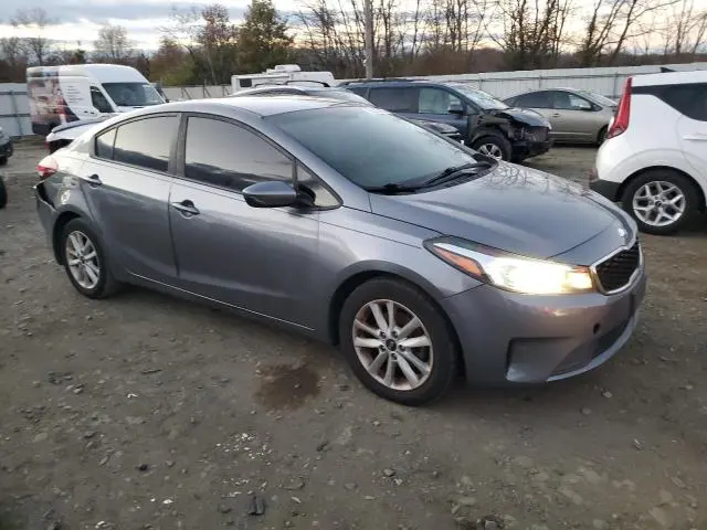 2017 KIA FORTE LX  