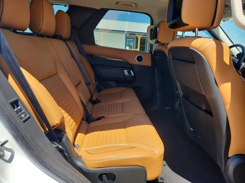 2019 LAND ROVER DISCOVERY HSE LUXURY  