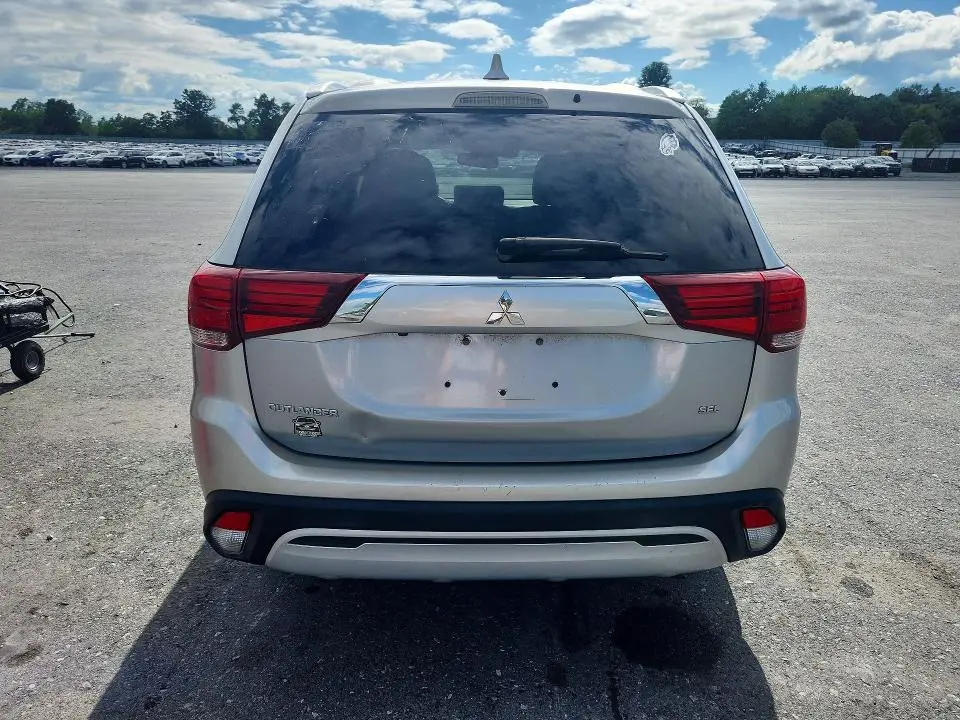 2020 MITSUBISHI OUTLANDER SE  
