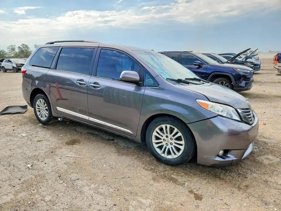 2015 TOYOTA SIENNA XLE PREMIUM 8-PASSENGER  
