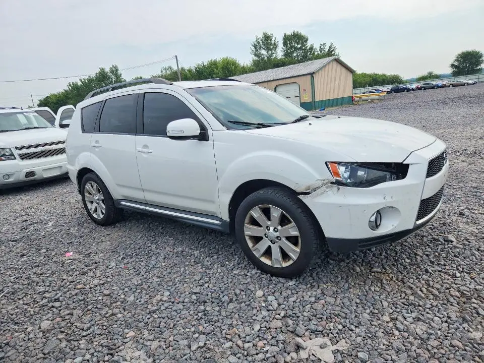 2011 MITSUBISHI OUTLANDER SE  