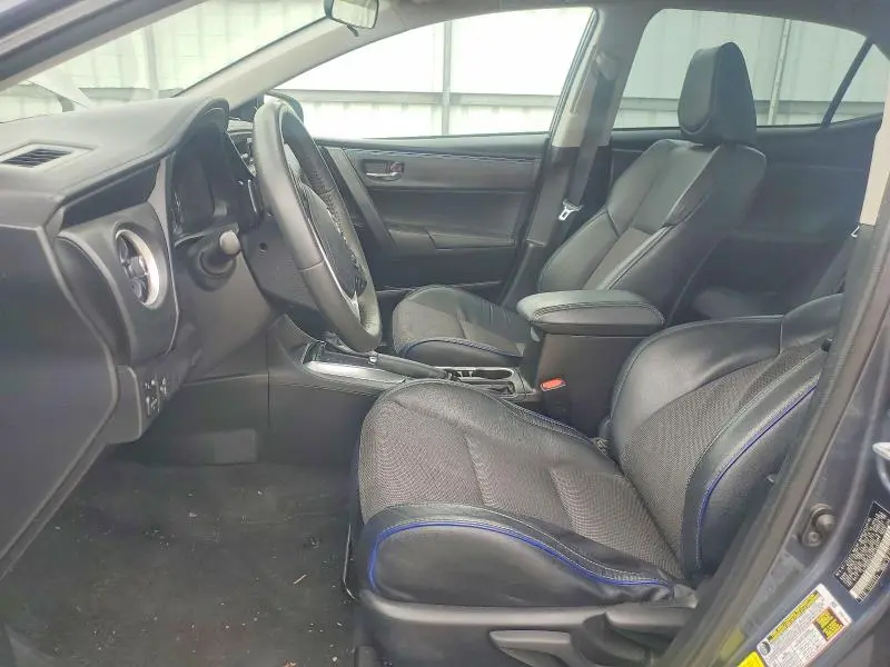 2017 TOYOTA COROLLA SE  