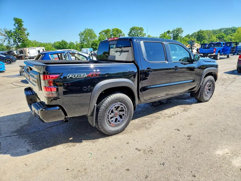 2025 NISSAN FRONTIER PRO-4X  