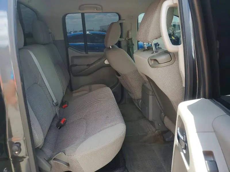 2010 NISSAN FRONTIER SE V6  
